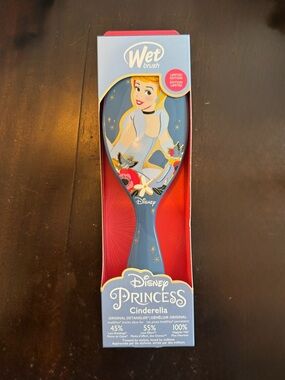 NEW Disney Princess Cinderella Wet Brush - Limited Edition